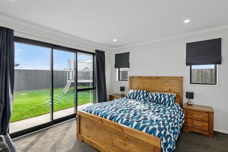 Photo of property in 19 Broadway Parade, Rolleston, 7615