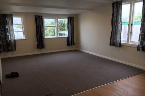 Photo of property in 94 Russell Terrace, Berhampore, Wellington, 6023