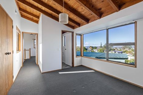 Photo of property in 1/86 Waimumu Road, Massey, Auckland, 0614