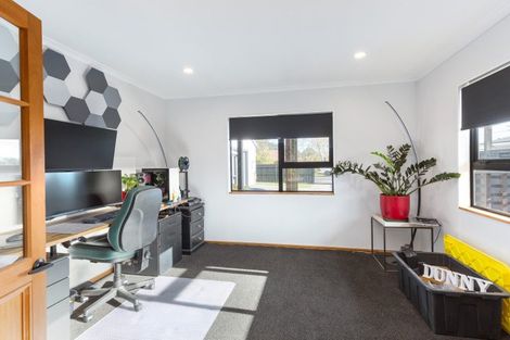 Photo of property in 55 Moeraki Road, Maoribank, Upper Hutt, 5018