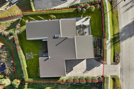 Photo of property in 35 Kirimoko Crescent, Wanaka, 9305