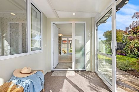 Photo of property in 355 Bower Avenue, North New Brighton, Christchurch, 8083