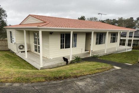Photo of property in 24 Loughanure Place, Massey, Auckland, 0614