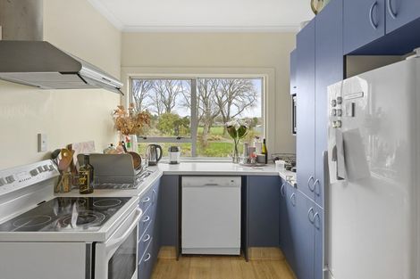 Photo of property in 8 Kowhai Terrace, Saint Martins, Christchurch, 8022