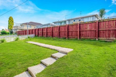 Photo of property in 90u2 Mahoe Street, Melville, Hamilton, 3206
