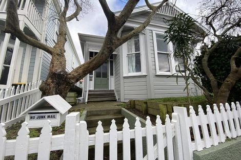 Photo of property in 174 Tasman Street, Mount Cook, Wellington, 6021