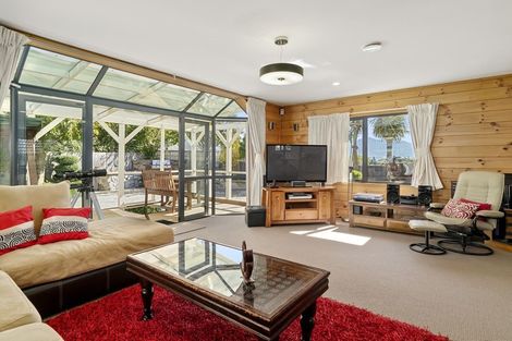 Photo of property in 8 Meadowstone Drive, Wanaka, 9305