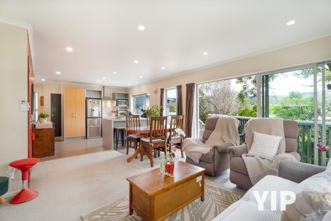 Photo of property in 35 Tawa Terrace, Tawa, Wellington, 5028