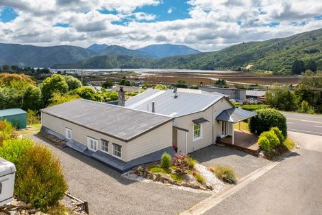 Photo of property in 13 Main Rd Havelock, Havelock, 7100