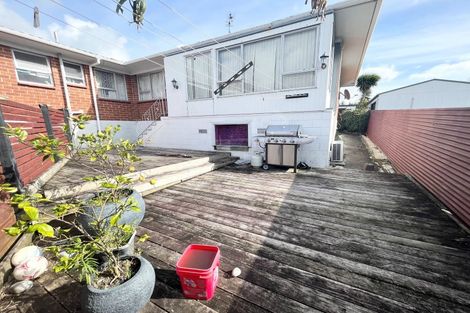 Photo of property in 118 Mcleod Road, Te Atatu South, Auckland, 0610