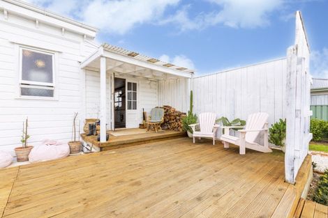 Photo of property in 1 Russell Street, Otane, 4202