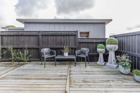 Photo of property in 35 Ashford Avenue, Hokowhitu, Palmerston North, 4410