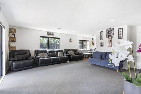 Photo of property in 61a Graham Avenue, Te Atatu Peninsula, Auckland, 0610