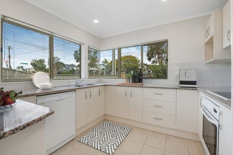 Photo of property in 53 Bay Street, Red Beach, 0932