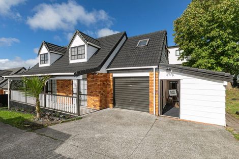 Photo of property in 1/4227 Great North Road, Glendene, Auckland, 0602