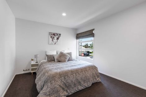 Photo of property in 76 Bay Street, Red Beach, 0932