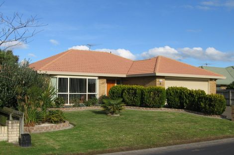 Photo of property in 11 Judd Place, Orewa, 0931