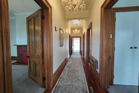 Photo of property in 28 Whites Line West, Woburn, Lower Hutt, 5010