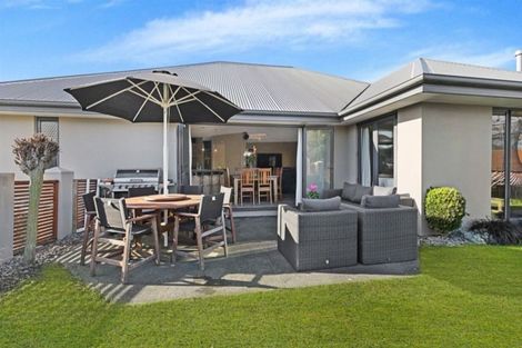 Photo of property in 25 Linkwater Way, Parklands, Christchurch, 8083
