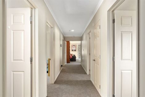 Photo of property in 9 Cloghan Close, Massey, Auckland, 0614