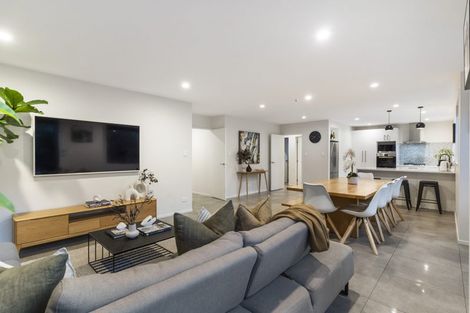 Photo of property in 71a Neil Avenue, Te Atatu Peninsula, Auckland, 0610