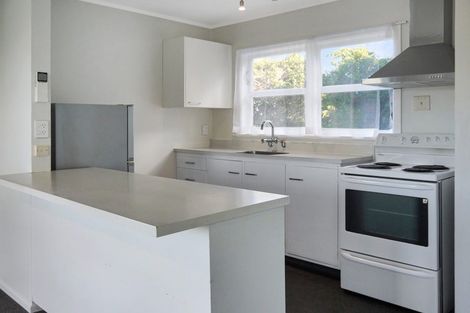 Photo of property in 34 Stewart Drive, Newlands, Wellington, 6037