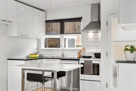 Photo of property in 75a Vandeleur Avenue, Birkdale, Auckland, 0626