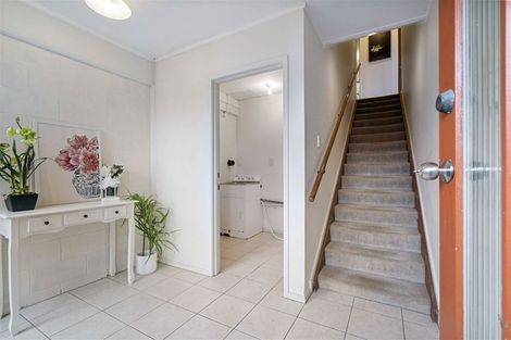 Photo of property in 94 Ayton Drive, Totara Vale, Auckland, 0629