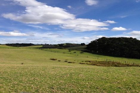 Photo of property in 102 Settlement Road, Kaiwaka, 0573