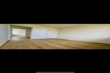 Photo of property in 28 Waione Avenue, Te Atatu Peninsula, Auckland, 0610