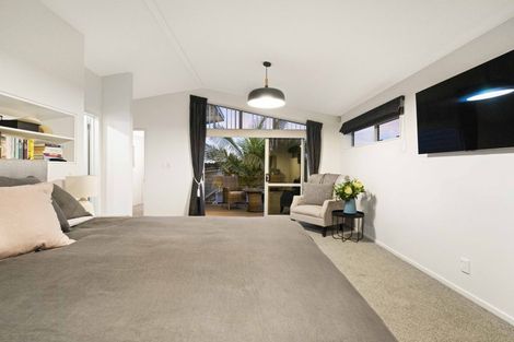 Photo of property in 9 Saint Maroun Rise, The Gardens, Auckland, 2105