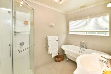 Photo of property in 19 Vista Motu, Red Beach, 0932