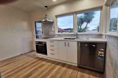 Photo of property in 7a/2 Corrella Road, Belmont, Auckland, 0622