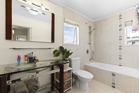 Photo of property in 11 Harriet Place, Spotswood, New Plymouth, 4310