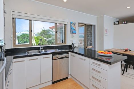 Photo of property in 3 San Antonio Way, Henderson, Auckland, 0612