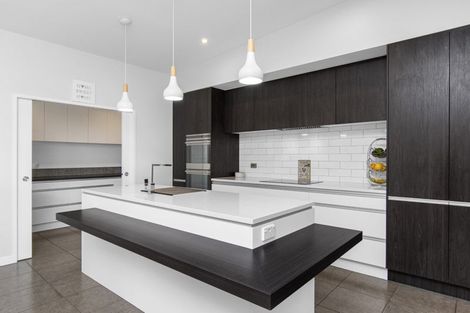 Photo of property in 33r Oceana Drive, Welcome Bay, Tauranga, 3175