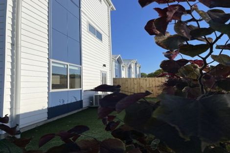 Photo of property in 2/8 Yeovil Road, Te Atatu Peninsula, Auckland, 0610