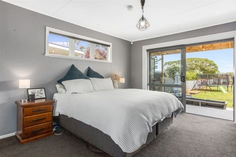 Photo of property in 23 Paekakariki Hill Road, Pauatahanui, Porirua, 5381