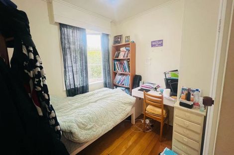Photo of property in 172 Forrest Hill Road, Forrest Hill, Auckland, 0620