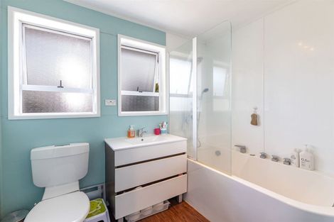 Photo of property in 6 Avro Crescent, Hornby, Christchurch, 8042