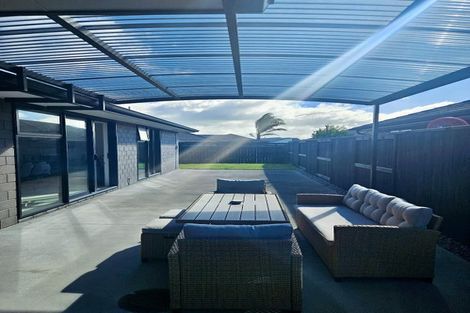 Photo of property in 15 Kotiate Street, Papamoa Beach, Papamoa, 3118