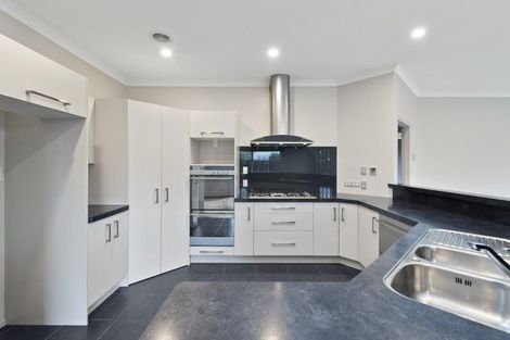 Photo of property in 3 Peppertree Glade, Kelvin Grove, Palmerston North, 4414