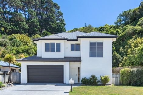 Photo of property in 6 Chippenham Grove, Churton Park, Wellington, 6037