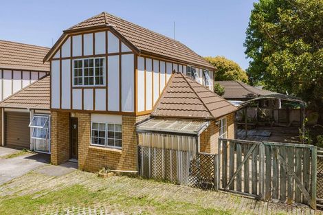 Photo of property in 2/51 Jillteresa Crescent, Half Moon Bay, Auckland, 2012