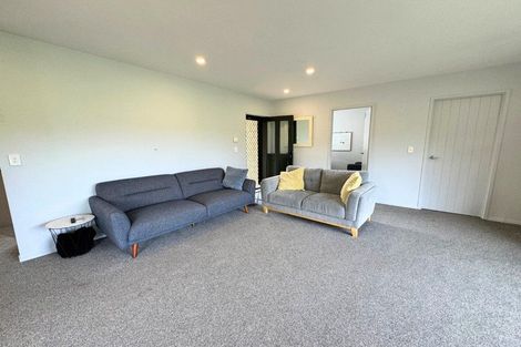 Photo of property in 68 South Kensington Way, Henderson, Auckland, 0612