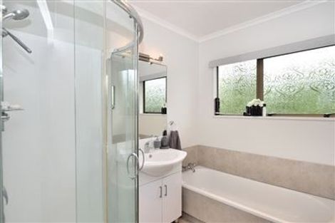 Photo of property in 3b Lillian Place, Orewa, 0931