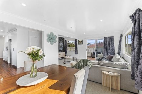 Photo of property in 6 Clearmont Crescent, Blagdon, New Plymouth, 4310