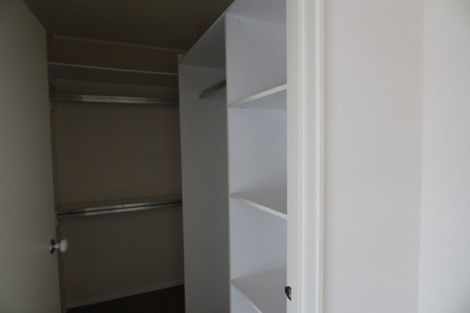 Photo of property in 72 Kingdale Road, Henderson, Auckland, 0610