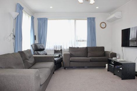 Photo of property in 68 Hyperion Drive, Randwick Park, Auckland, 2105