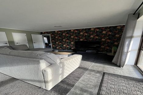 Photo of property in 6 Youngs Road, Papakura, 2110